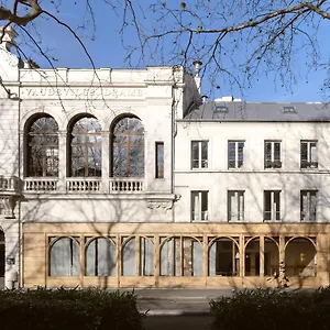Elysee Montmartre 4*, Paris France
